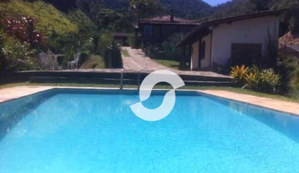 Maravilhoso Sítio com 4 quartos em meio a Natureza à venda, 177000 m² por R$ 4.000.000,00 - Itaipava - Petrópolis/RJ