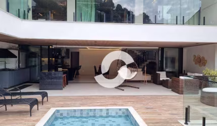 Linda casa de 4 quartos com 3 suíte e closet em Santa Rosa