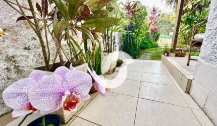 Casa com 3 dormitórios à venda, 480 m² por R$ 690.000,00 - Pendotiba - Niterói/RJ