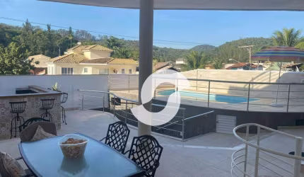 Casa com 4 dormitórios, 4 suítes à venda, 349 m² por R$ 990.000 - Niterói/RJ