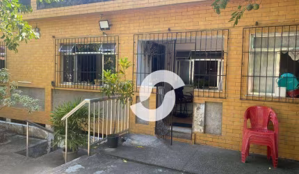 Casa à venda, 70 m² por R$ 320.000,00 - Trindade - São Gonçalo/RJ