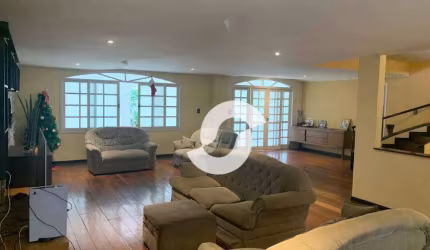 Casa para alugar, 390 m² por R$ 6.764,00/mês - Badu - Niterói/RJ