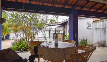 Casa com 3 dormitórios à venda, 150 m² por R$ 840.000,00 - Piratininga - Niterói/RJ