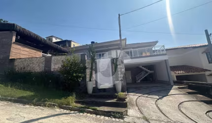 Casa à venda, 292 m² por R$ 980.000,00 - Pendotiba - Niterói/RJ