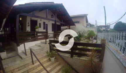 Casa ampla com piscina e sauna