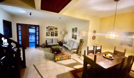 Casa com 3 dormitórios à venda, 240 m² por R$ 837.000,00 - Serra Grande - Niterói/RJ