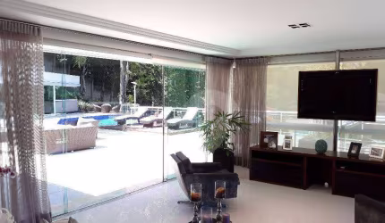 Paradisíaca Casa no Ubá Floresta com 4 suites lazer completo.