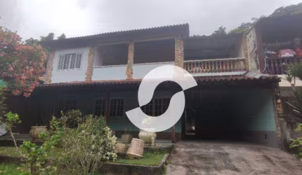 Casa com 4 dormitórios à venda, 300 m² por R$ 500.000,00 - Caramujo - Niterói/RJ