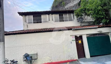 Casa com 4 dormitórios à venda, 180 m² por R$ 520.000,00 - Centro - Niterói/RJ