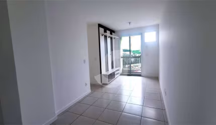 Apartamento com 3 dormitórios à venda, 68 m² por R$ 350.000,00 - Maria Paula - São Gonçalo/RJ