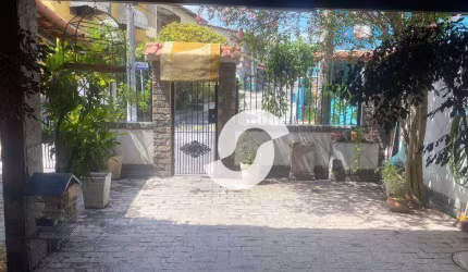 Belíssima 4 Quartos em Condomínio