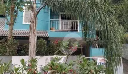 Vendo casa com piscina em Pendotiba