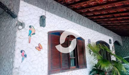 Casa com 3 quartos com  300 m² por R$ 850.000 - Trindade - São Gonçalo/RJ
