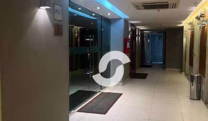 Ótima sala comercial, montada, no miolo de Icaraí. Dividida em três consultórios odontológicos. Prédio comercial, escada rolante e elevadores. 1 vaga