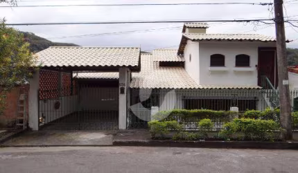 Casa com 4 dormitórios à venda, 171 m² por R$ 850.000,00 - São Francisco - Niterói/RJ