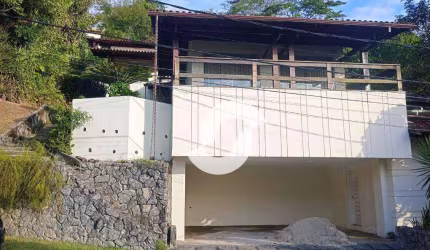 Casa com 4 dormitórios 3 suítes à venda, 339 m² por R$ 950.000 - Pendotiba - Niterói/RJ