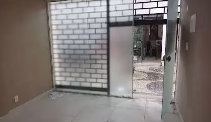 Loja reformada no ingá