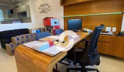 SALA COMERCIAL c/ vidro acústico, prédio comercial novo e com excelente estrutura com sala de reuniões e espaço livre no rooftop e estacioncionamento