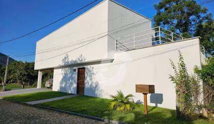 Casa com 4 dormitórios à venda, 410 m² por R$ 950.000,00 - Ubatiba - Maricá/RJ