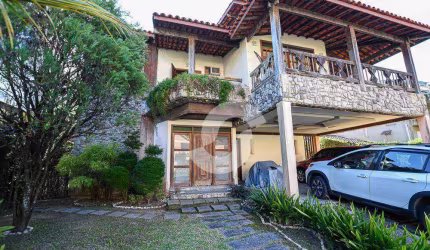 Maravilhosa casa  com 4 quartos 4 vagas no Condominio UbaVI 375 m² por R$ 1.690.000 - Itaipu - Niterói/RJ