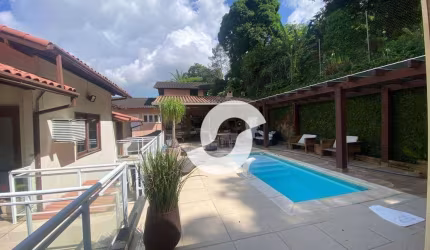 Casa com 3 quartos e área de lazer completa para alugar, terreno de 600 m2 R$ 6000,00 + taxas - Sapê - Niterói/RJ