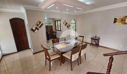 Casa com 3 dormitórios à venda, 259 m² por R$ 1.500.000,00 - Maria Paula - Niterói/RJ