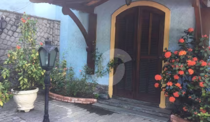 Casa à venda, 369 m² por R$ 1.300.000,00 - São Francisco - Niterói/RJ