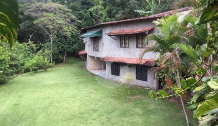 Sítio com excelente área externa, 3000 m², perfeito para construção clinica de repouso/reabilitação, Pousada e Lazer da família