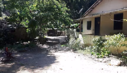 Ótimo Sítio com Imenso Terreno em Rio do Ouro