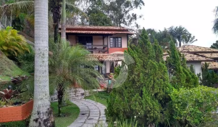 Casa com 3 dormitórios à venda, 246 m² por R$ 850.000,00 - Pendotiba - Niterói/RJ