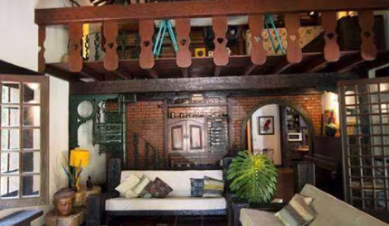 Linda Casa com Terreno no Estilo Colonial em Muriqui