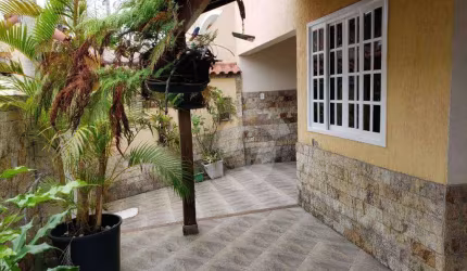 Casa com 4 dormitórios à venda, 165 m² por R$ 250.000,00 - Amendoeira - São Gonçalo/RJ