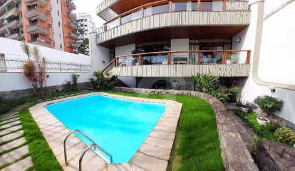 Casa de 700m² com 4 dormitórios na praia de Boa Viagem - Niterói/RJ