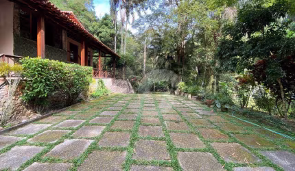 Casa com 4 dormitórios à venda, 579 m² por R$ 2.100.000,00 - Pendotiba - Niterói/RJ