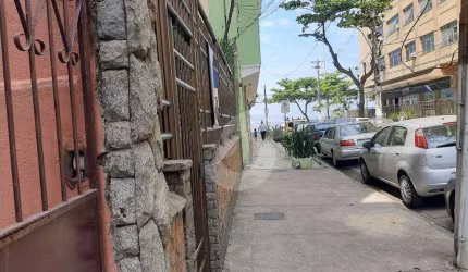 Casa com 3 dormitórios à 70m da praia - Ingá - Niterói/RJ