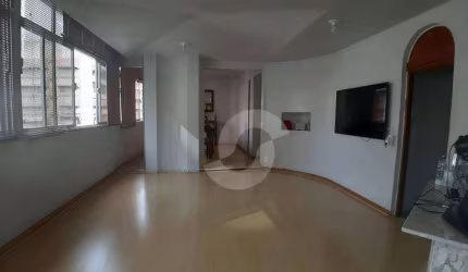Apartamento de 3 quartos e 2 vagas no miolo de Icaraí