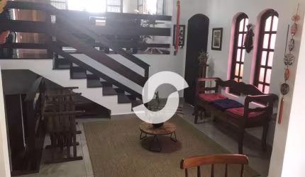 Casa à venda, 250 m² por R$ 785.000,00 - Pendotiba - Niterói/RJ