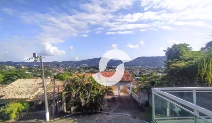 Casa com 3 suítes com closet, 2 piscinas no melhor condomínio da região.