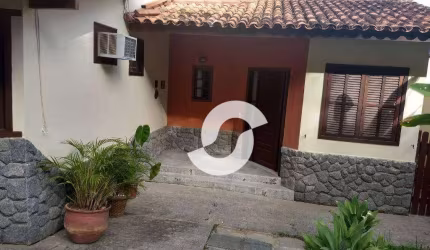 Casa com 4 dormitórios à venda, 210 m² por R$ 800.000,00 - Itaipu - Niterói/RJ