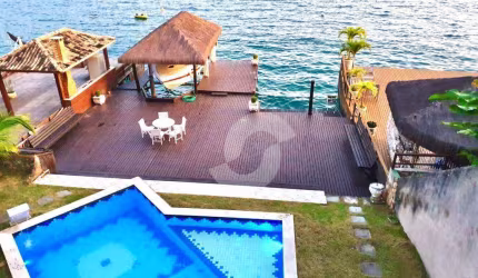 Casa em Angra no condomínio Portogalo.