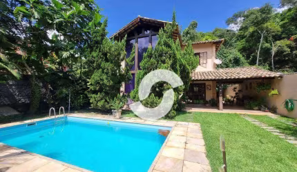 Linda Casa em Condomínio com 03 dormitórios, sendo 02 suítes, Quintal, Piscina e Churrasqueira  à venda, 218 m² por R$ 720.000 - Sape - Niterói/RJ