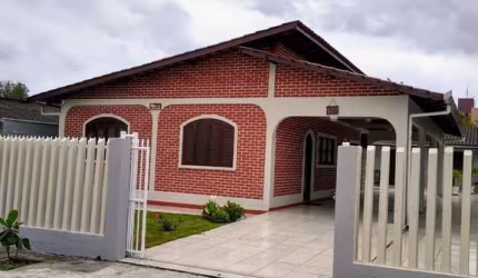 Casa Padrão 4 (sendo 1 suíte)  pertinho da praia em Gaivotas - Matinhos.