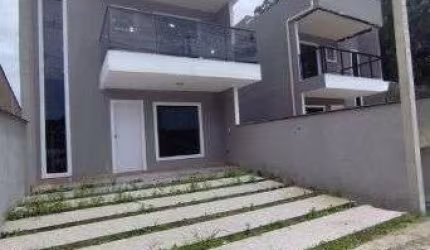 Financiamento com entrada parcelada: Sobrado novo perto da praia Grajaú
