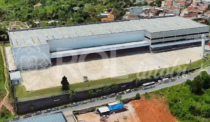 Galpão Industrial de Alto Padrão com 5 Salas e 8 Banheiros em Cotia-SP, Jardim da Glória - 9.088,00 m², 108 Vagas de Garagem.