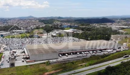 Galpão/CD de 29.769m² para locação, com área frigorificada e área seca de armazenagem, em Maua-SP.