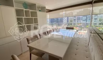 Apartamento Mobiliado com 2 Dormitórios e 2 vagas, a venda em Vila Nova Conceição - São Paulo, SP.