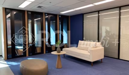 Sala Comercial Mobiliada no Jardim Paulistano: 3 Salas, 4 Banheiros, 8 Vagas, 442m² - São Paulo-SP!
