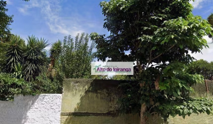 Sobrado com 3 dormitórios à venda, 675 m²