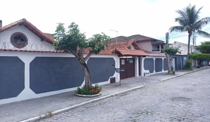 Casa em condomínio à venda 2 quartos, 2 vagas, 81m²