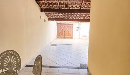 Casa para Venda em Cabo Frio, Parque Burle, 2 dormitórios, 1 suíte, 2 banheiros, 2 vagas